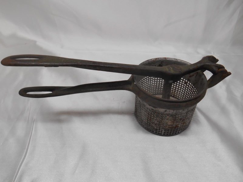 Antique Primitive KING SEAMLESS-CUP PRESS MASHER SIFTER KITCHEN GADGET WALL DECO