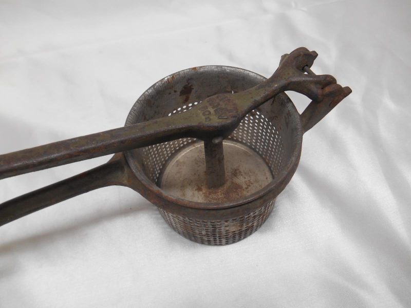 Antique Primitive KING SEAMLESS-CUP PRESS MASHER SIFTER KITCHEN GADGET WALL DECO