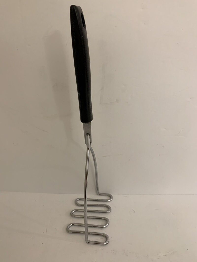 EKCO Potato Vegetable Masher Zig Zag Black Handle Kitchen Utensil Vintage