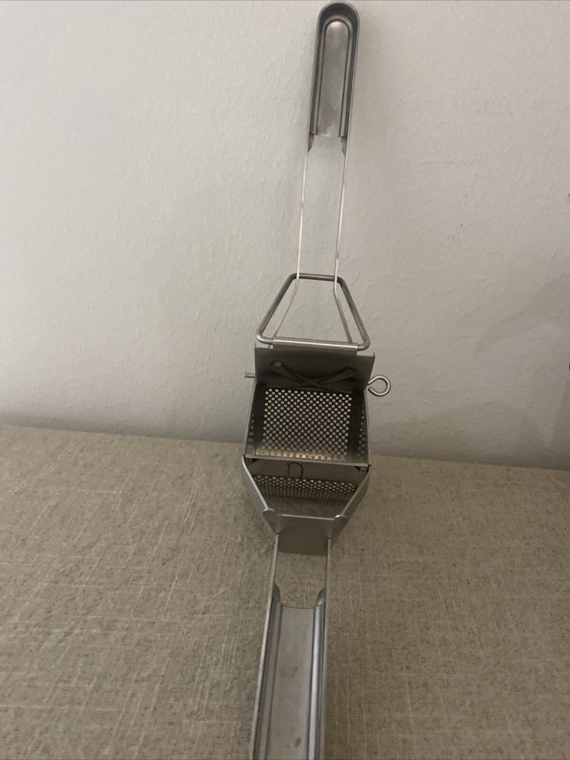 Metal Potato Ricer  Unbranded