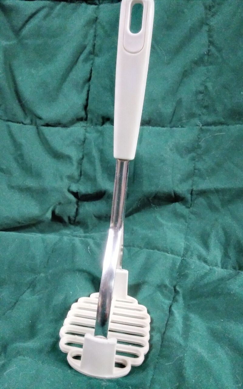 RARE Vintage Potato Masher "Taiwan 2" (White Handle and Masher) Preowned 