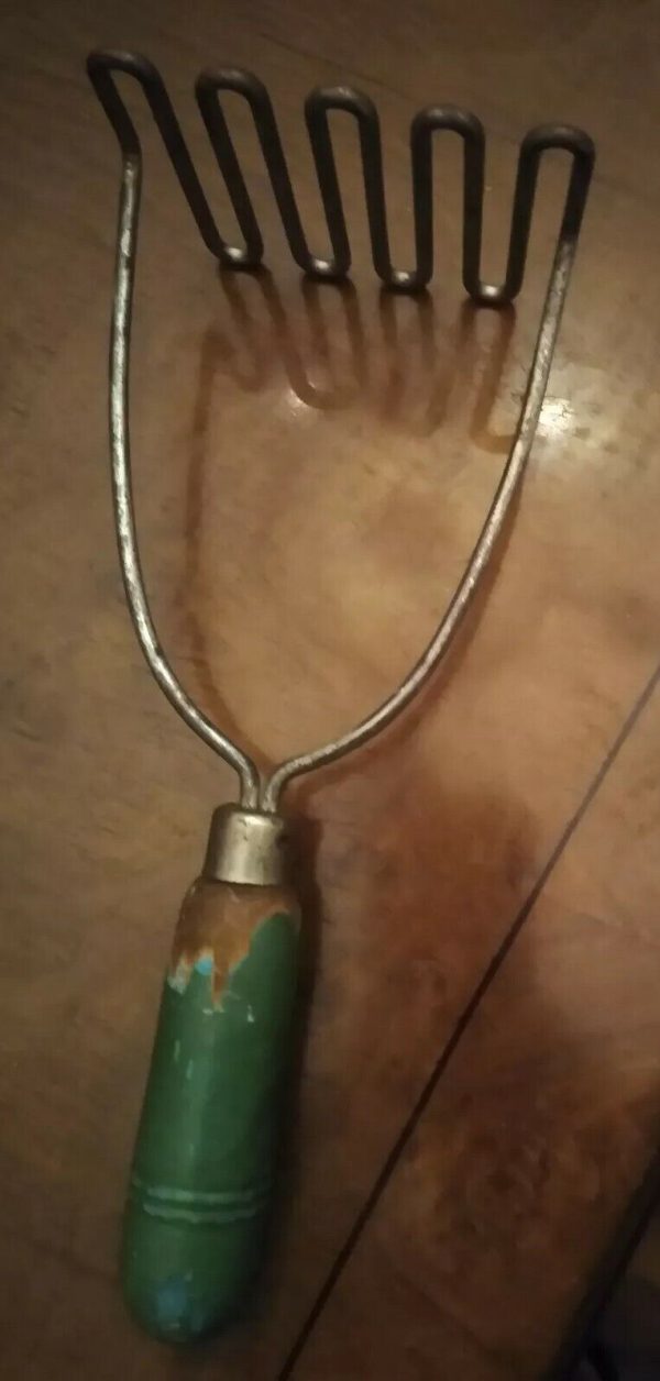 Vintage Green Handled Potatoe Masher