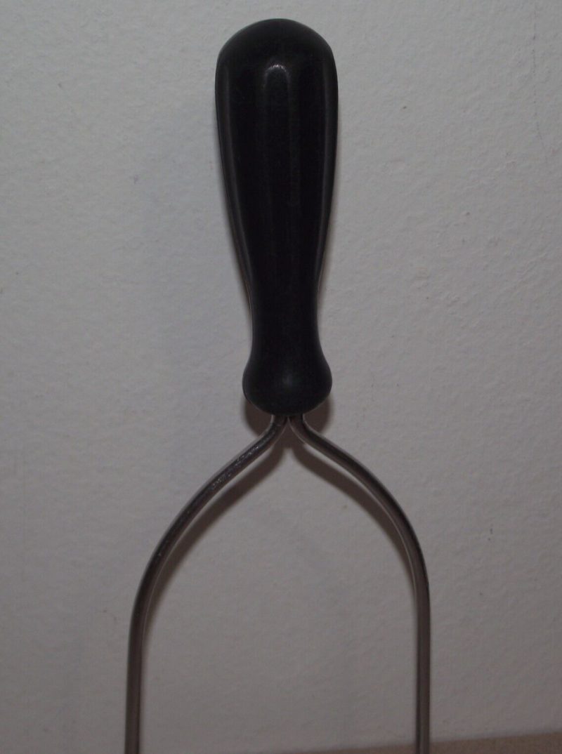 Vtg black plastic handle stainless steel potato masher kitchen tool gadget ~F