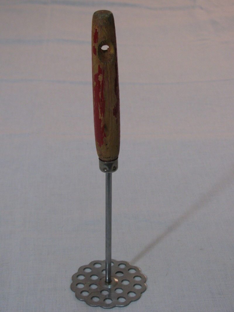 Vtg Wood Handle Disc Potato Masher, Red, Unmarked, Grooved Handle